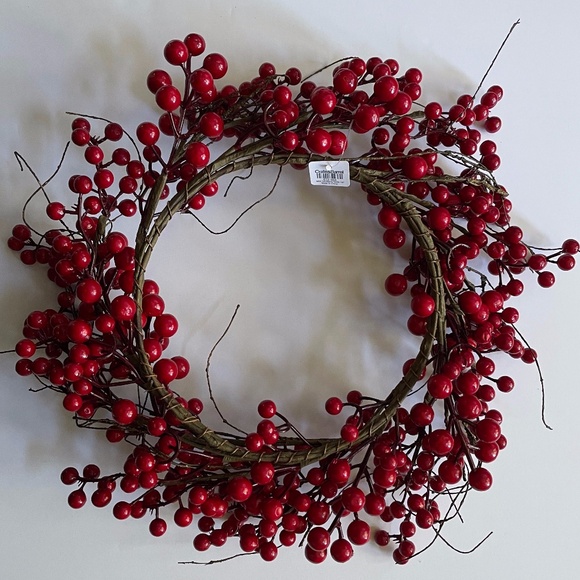 Crate and Barrel Mini Red Berry Wreath 14" NWT - Picture 2 of 6